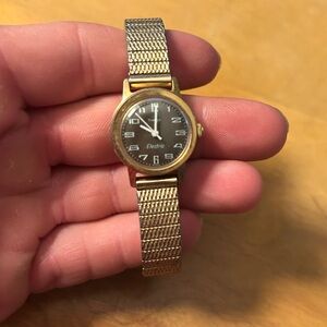 Vintage Ladies Timex Watch